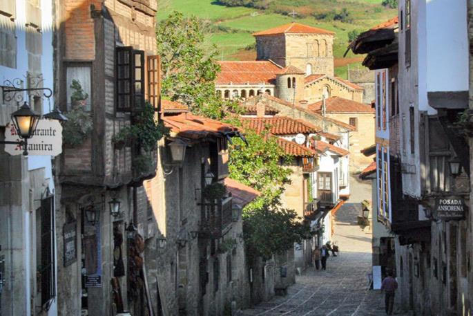 Apartamentos Santillana Del Mar Kültér fotó